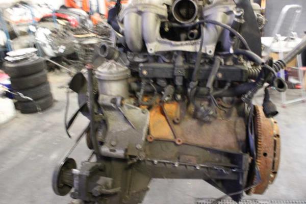 MOTEUR BMW E30 / E36 1.6 ESSENCE ( 4CYLINDRES ) CODE M40B16 / 164E1 - Vue 5